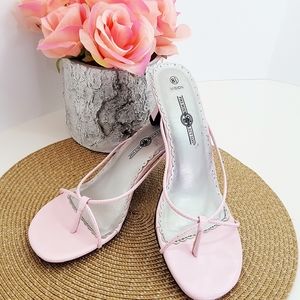 🔖FREE W/Purchase⚡🔥Vtg Sandal🎀Pink Patent Strappy Low Heels